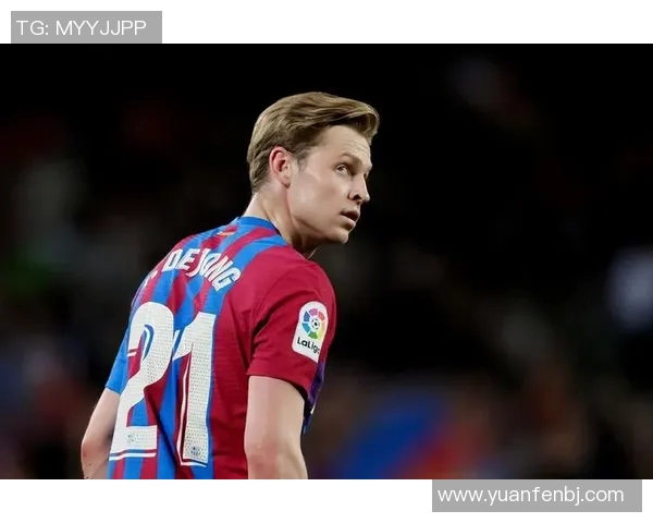 德容足球明星头像解析与魅力展现,探讨其在球场上的风采与影响力