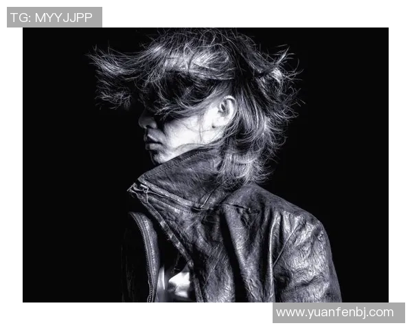 足球场上的青春风采真人足球明星男生头像大赏